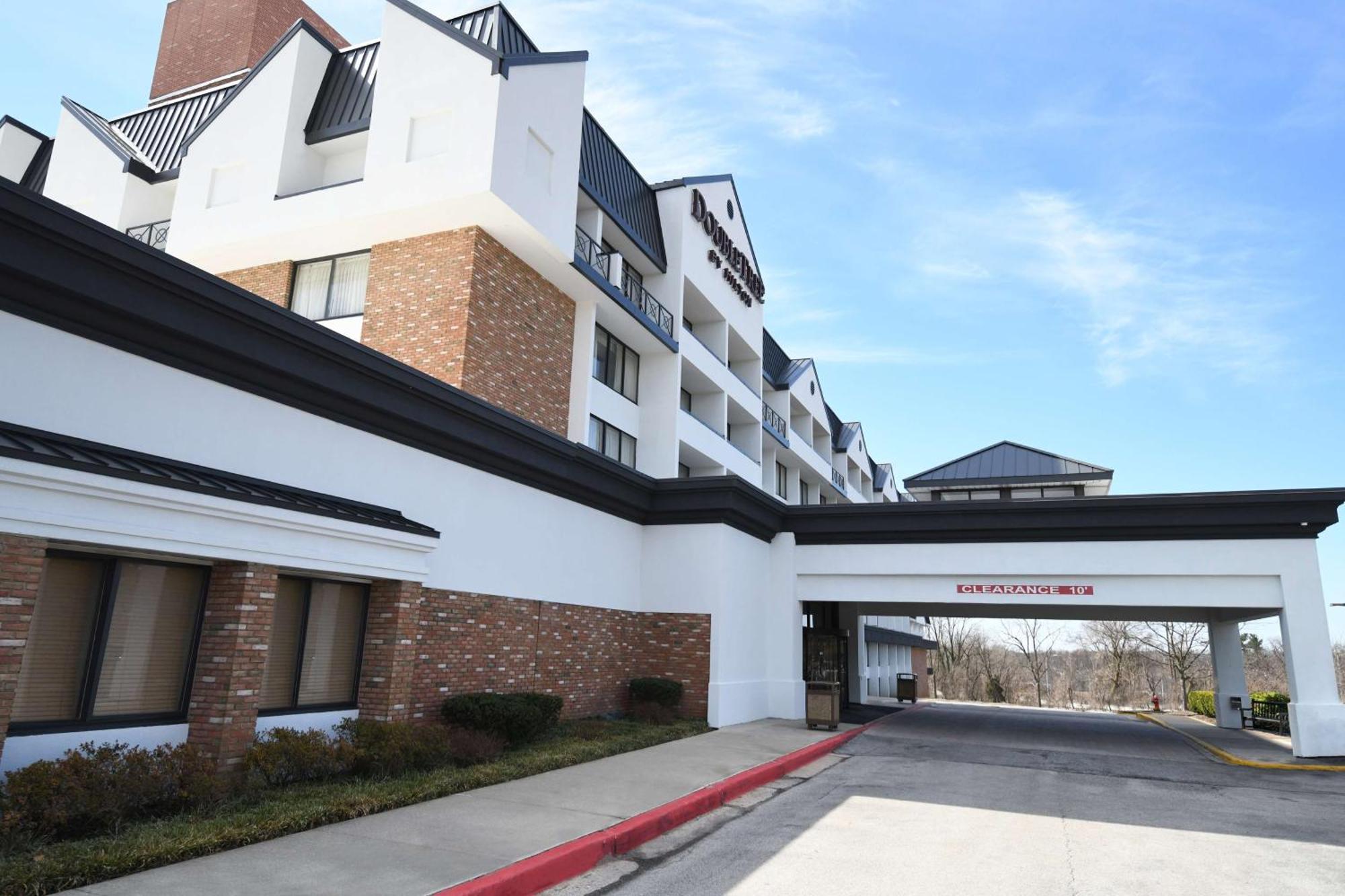 Doubletree By Hilton Baltimore North Pikesville Exterior photo